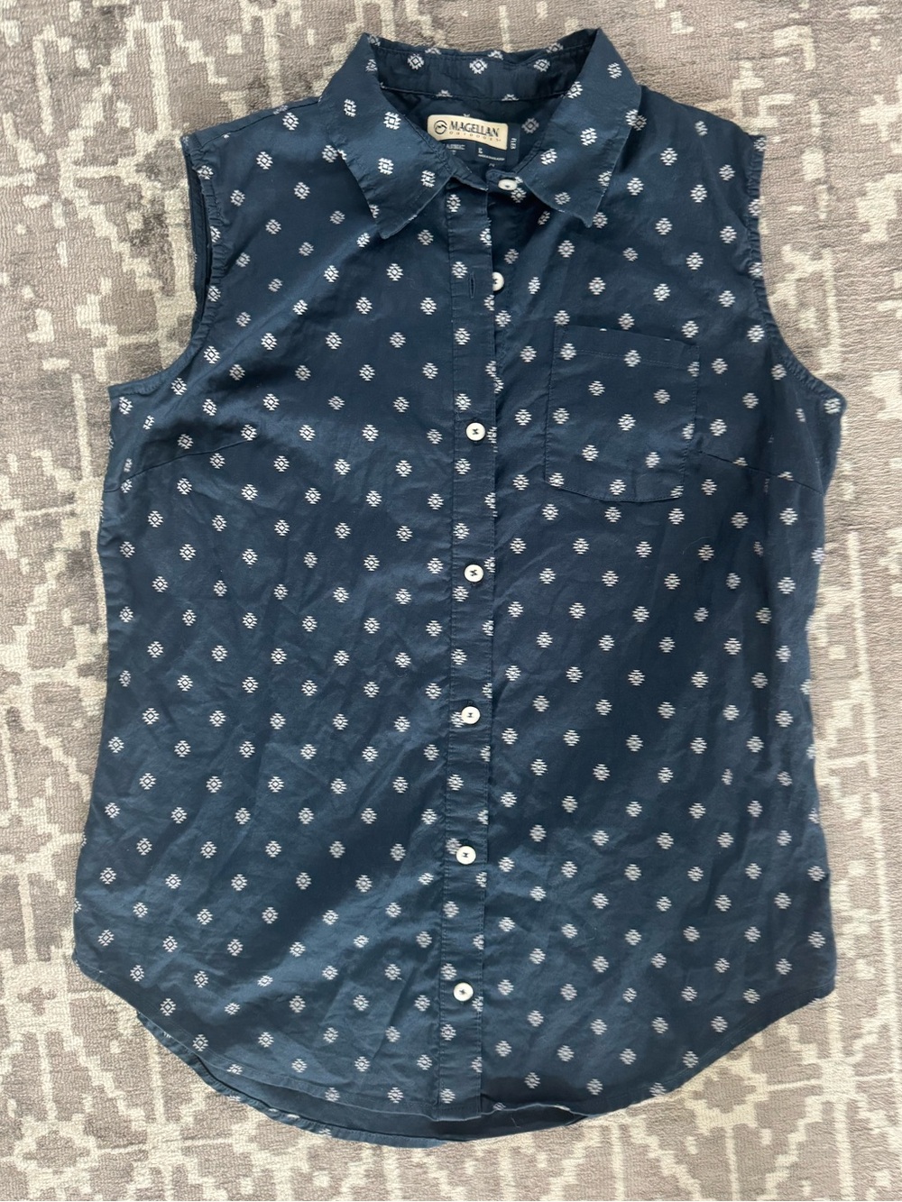 Magellan Outdoors Women’s Large Navy Sleeveless Button Down Shirt Flex